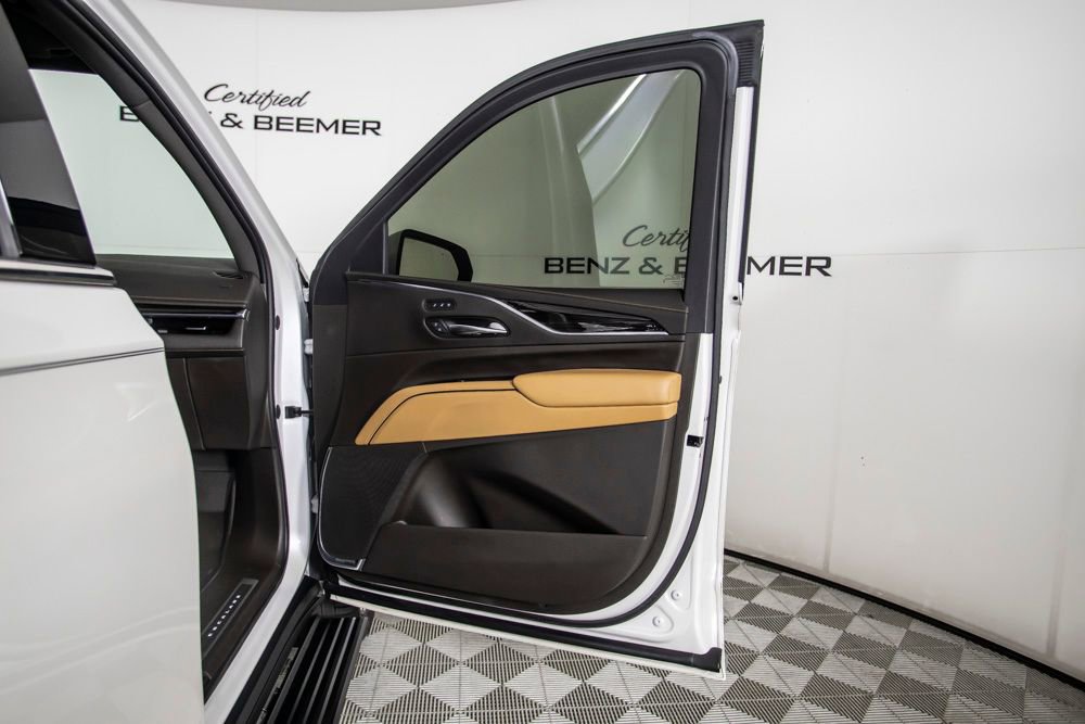 Used 2021 Cadillac Escalade ESV Premium Luxury w/ Driver Assist Tech Package image 25