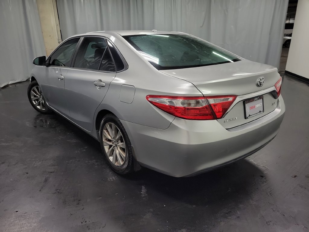 Used 2015 Toyota Camry XLE w/ Moonroof Package FWD image 6