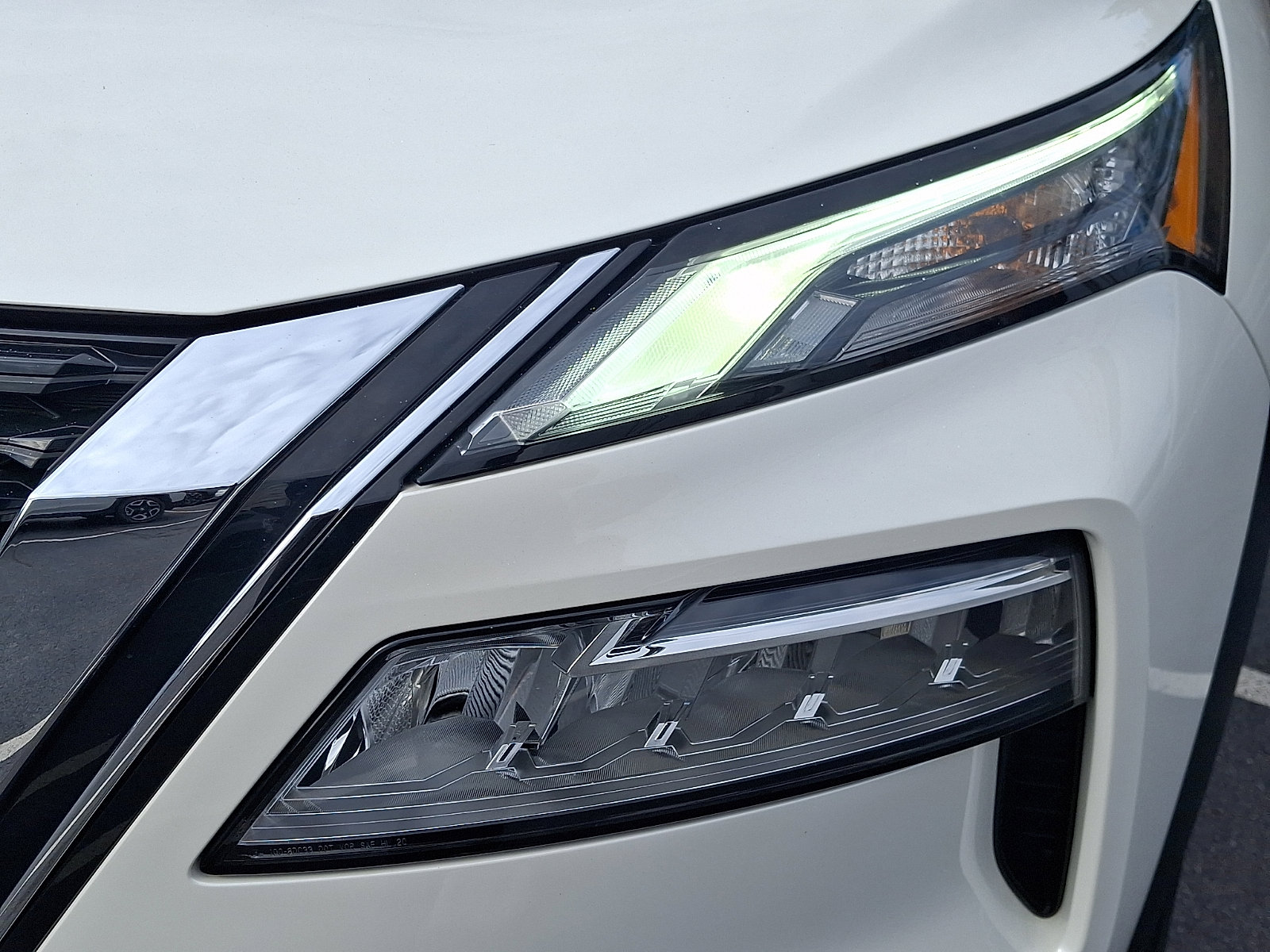 Certified 2023 Nissan Rogue SV image 9