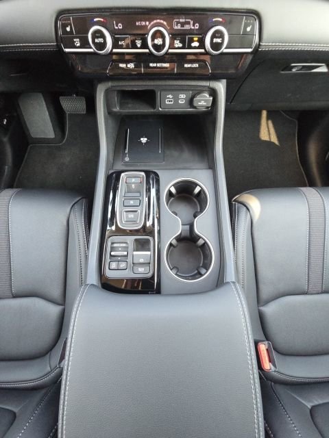 Used 2025 Honda Pilot Touring image 40