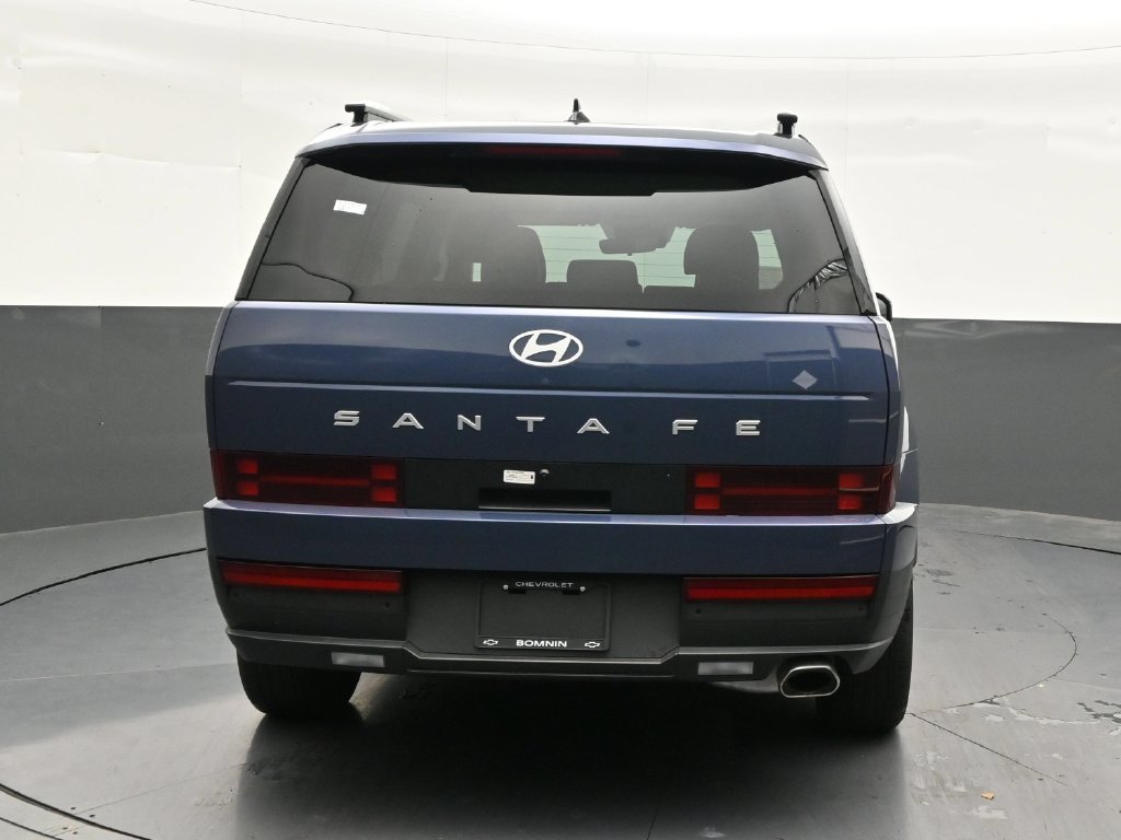 Used 2025 Hyundai Santa Fe SEL FWD image 4