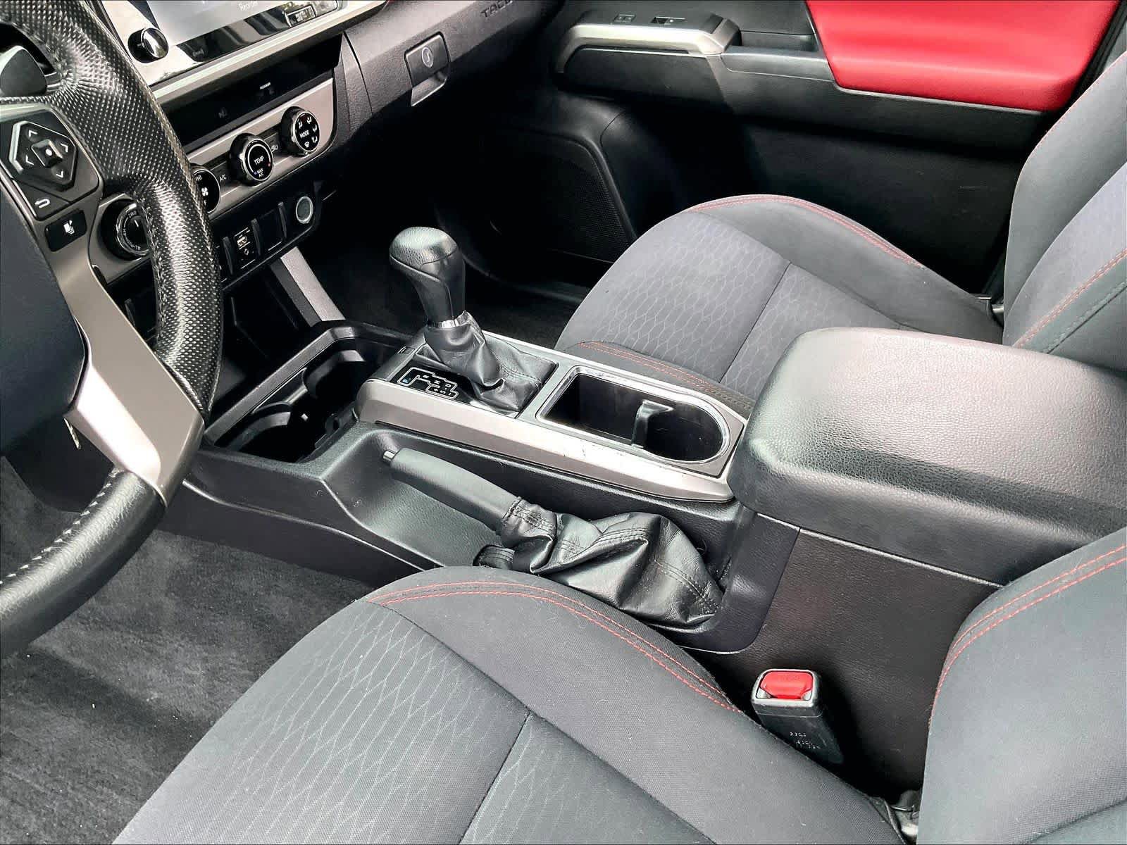 Used 2016 Toyota Tacoma SR5 w/ SR5 Appearance Package (DN) image 18