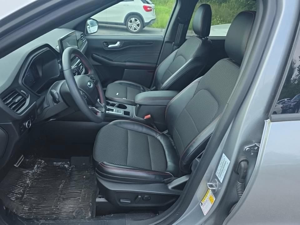Certified 2023 Ford Escape ST-Line Select w/ Tech Pack #1 AWD/4WD image 5