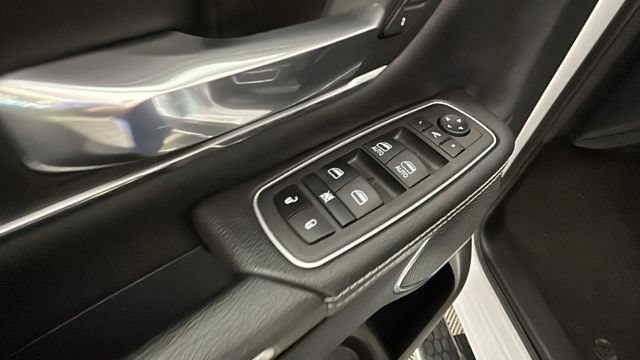 Used 2023 RAM 1500 Laramie AWD/4WD image 10