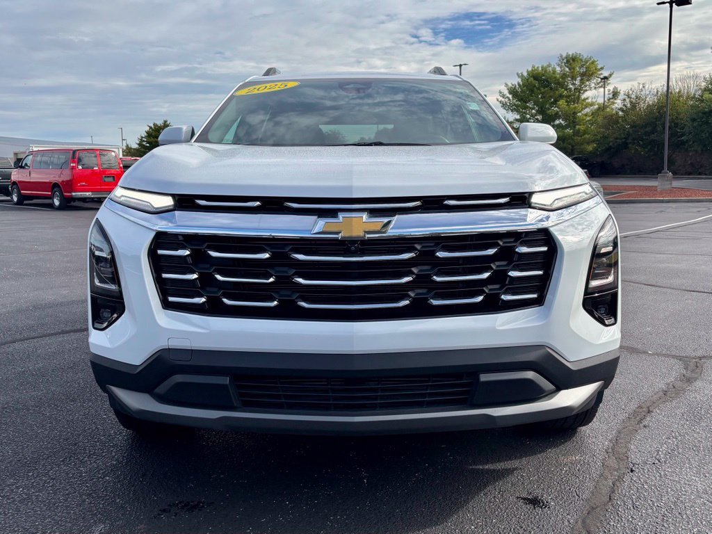Used 2025 Chevrolet Equinox LT w/ Convenience Package II FWD image 9