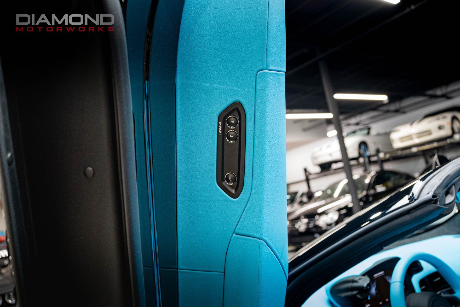 Used 2026 McLaren Artura Spider RWD image 89