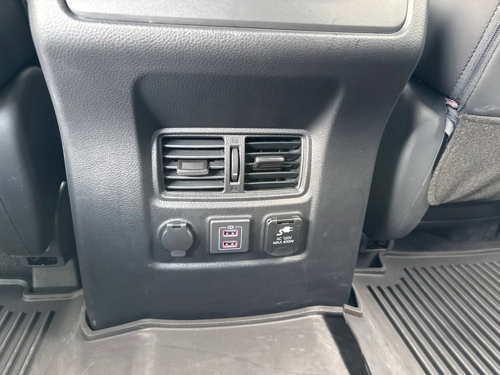 Used 2024 Nissan Titan PRO-4X AWD/4WD image 28
