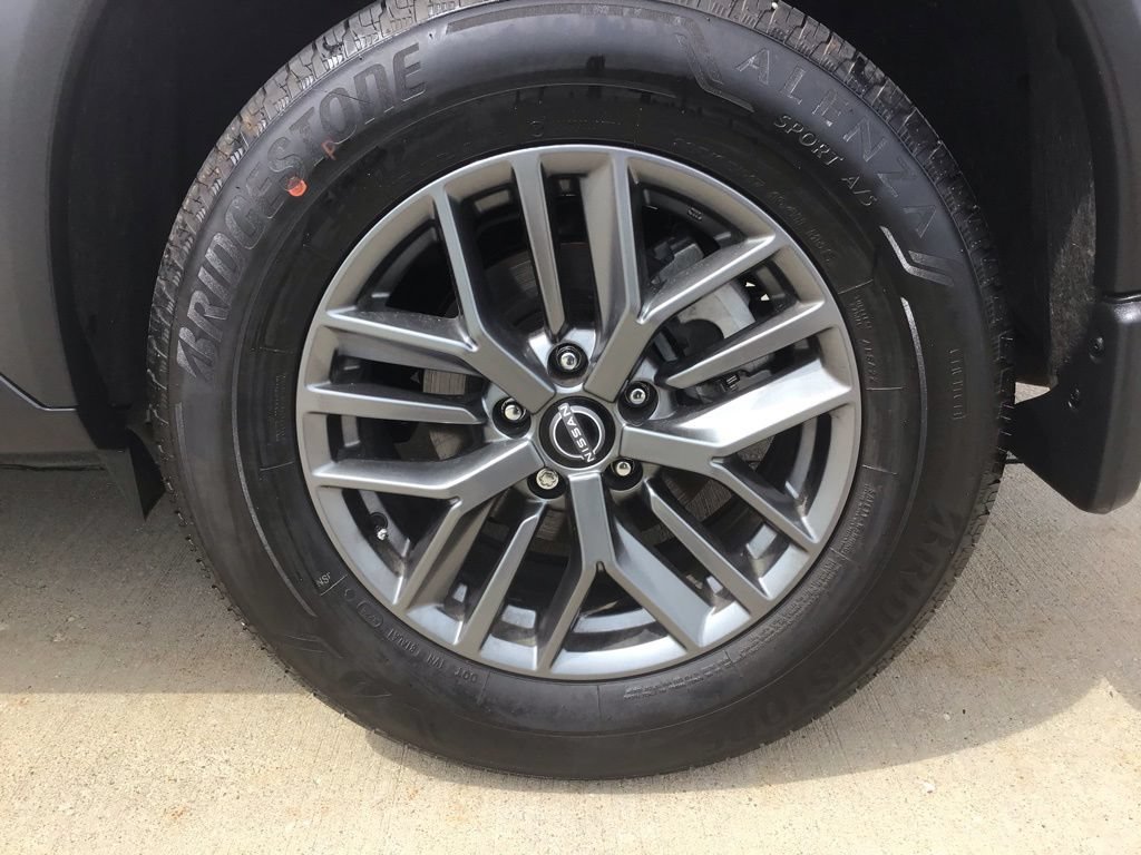 Used 2025 Nissan Rogue S FWD image 23