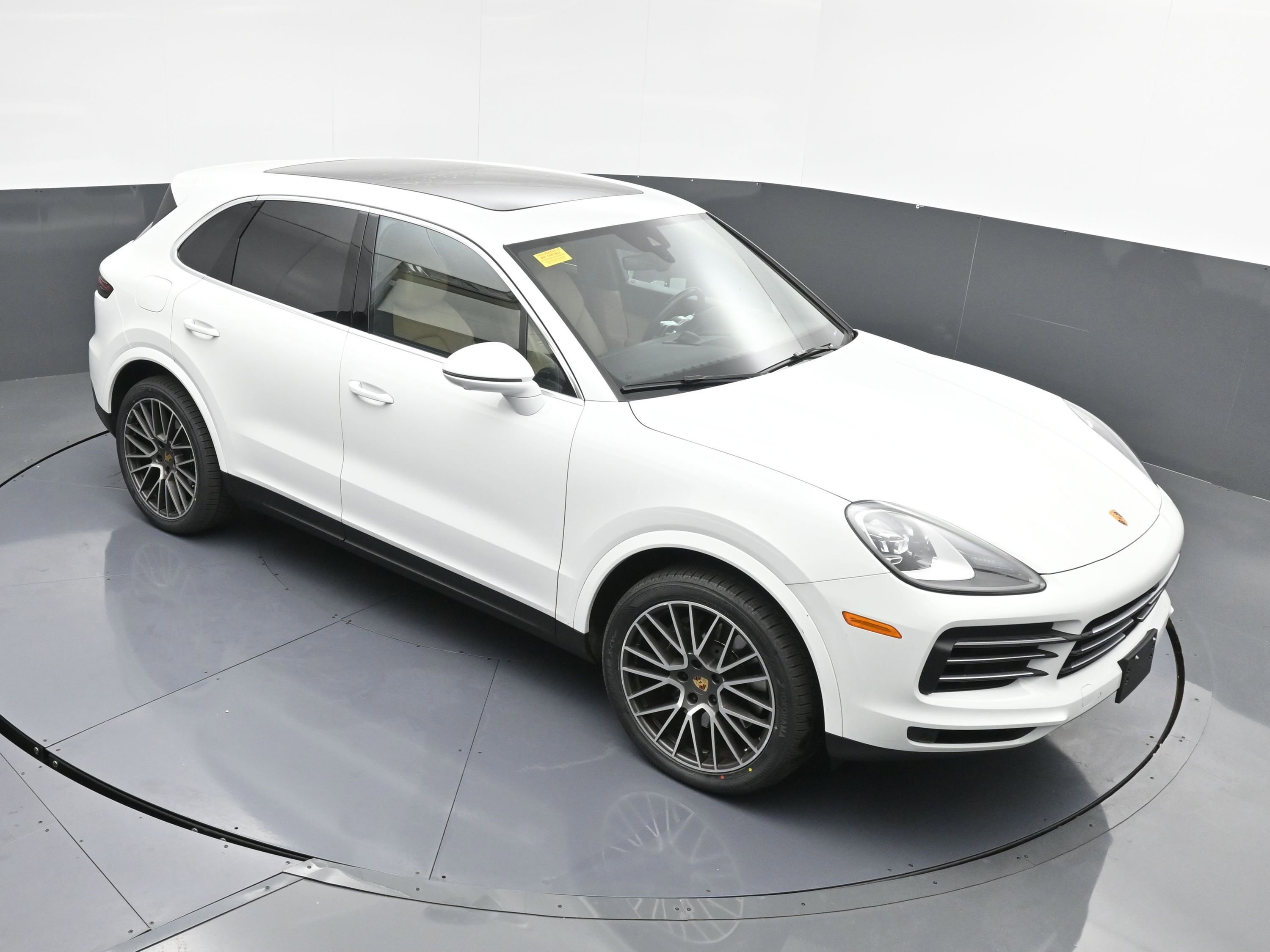 Used 2022 Porsche Cayenne image 36