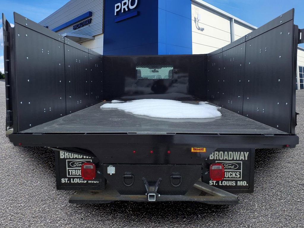 New 2025 Ford F550 4x4 Regular Cab Super Duty image 18