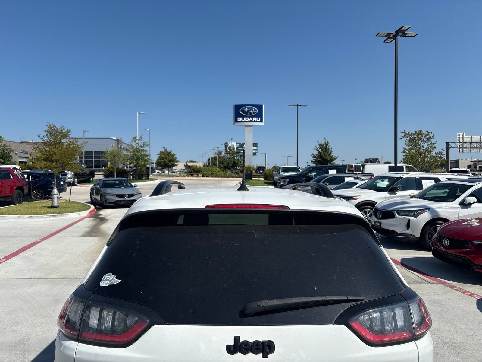 Used 2019 Jeep Cherokee Latitude Plus FWD image 6