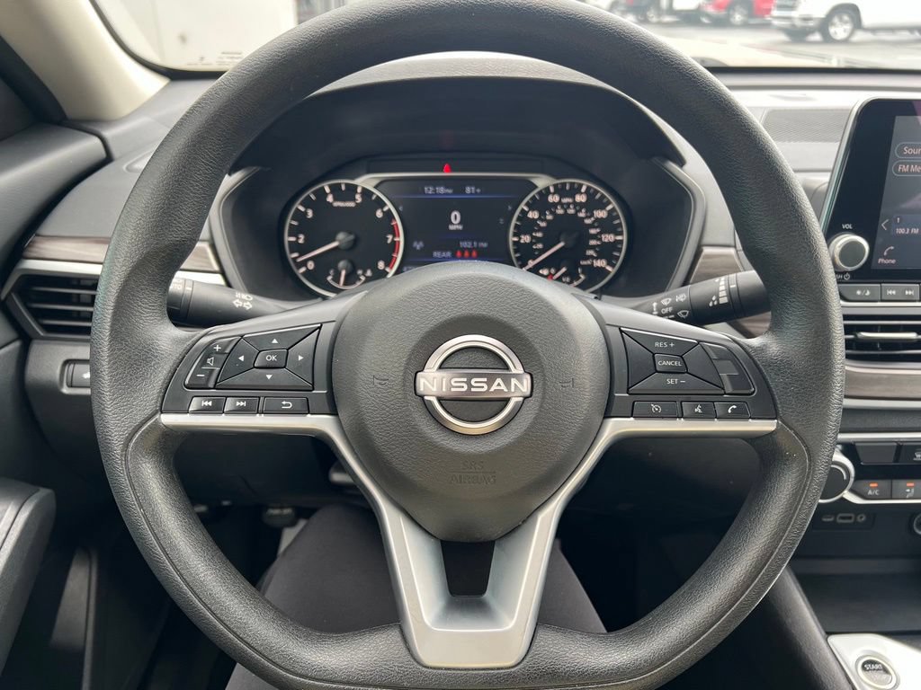 Used 2025 Nissan Altima 2.5 SV FWD image 10
