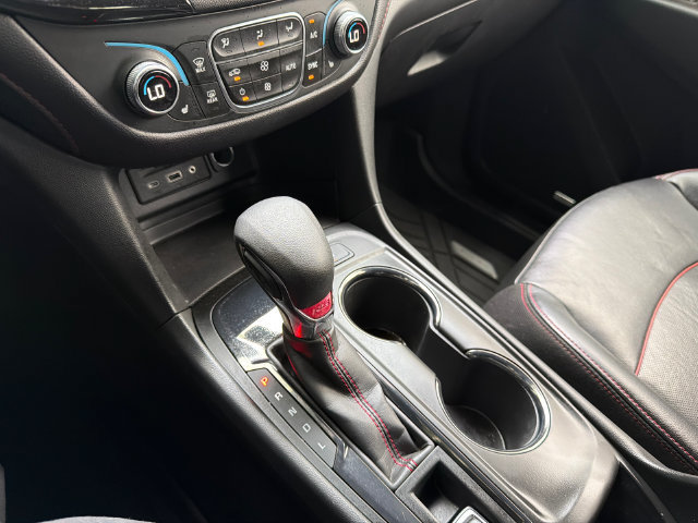 Used 2022 Chevrolet Equinox RS w/ RS Leather Package FWD image 29