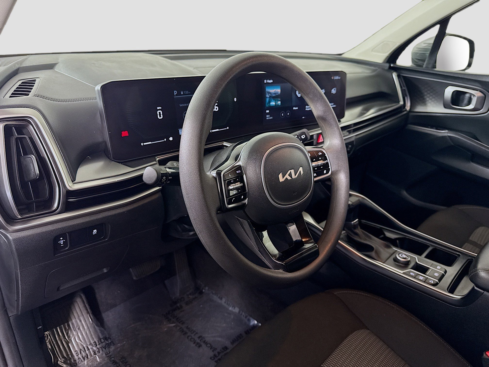 Used 2025 Kia Sorento LX image 23