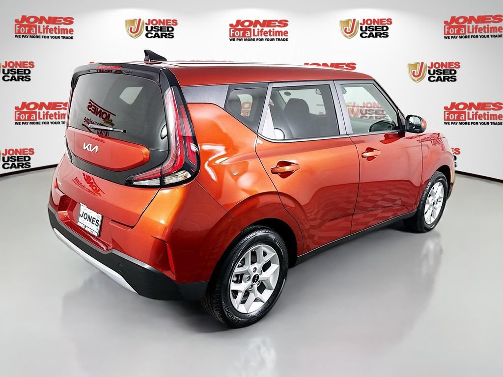 Certified 2023 Kia Soul LX w/ LX Technology Package FWD image 15