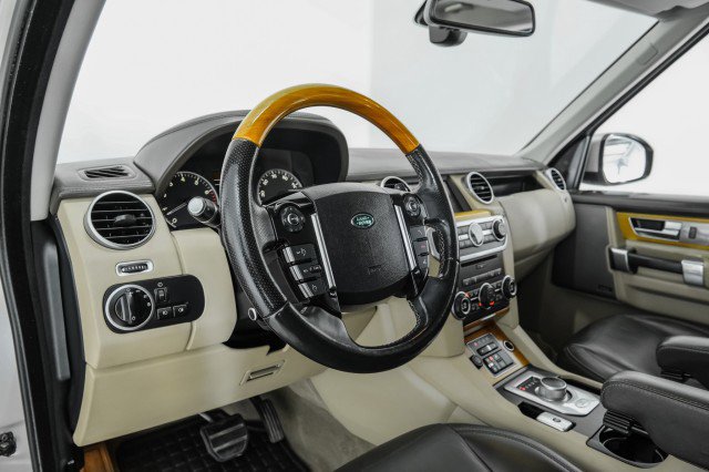 Used 2015 Land Rover LR4 HSE LUX image 11