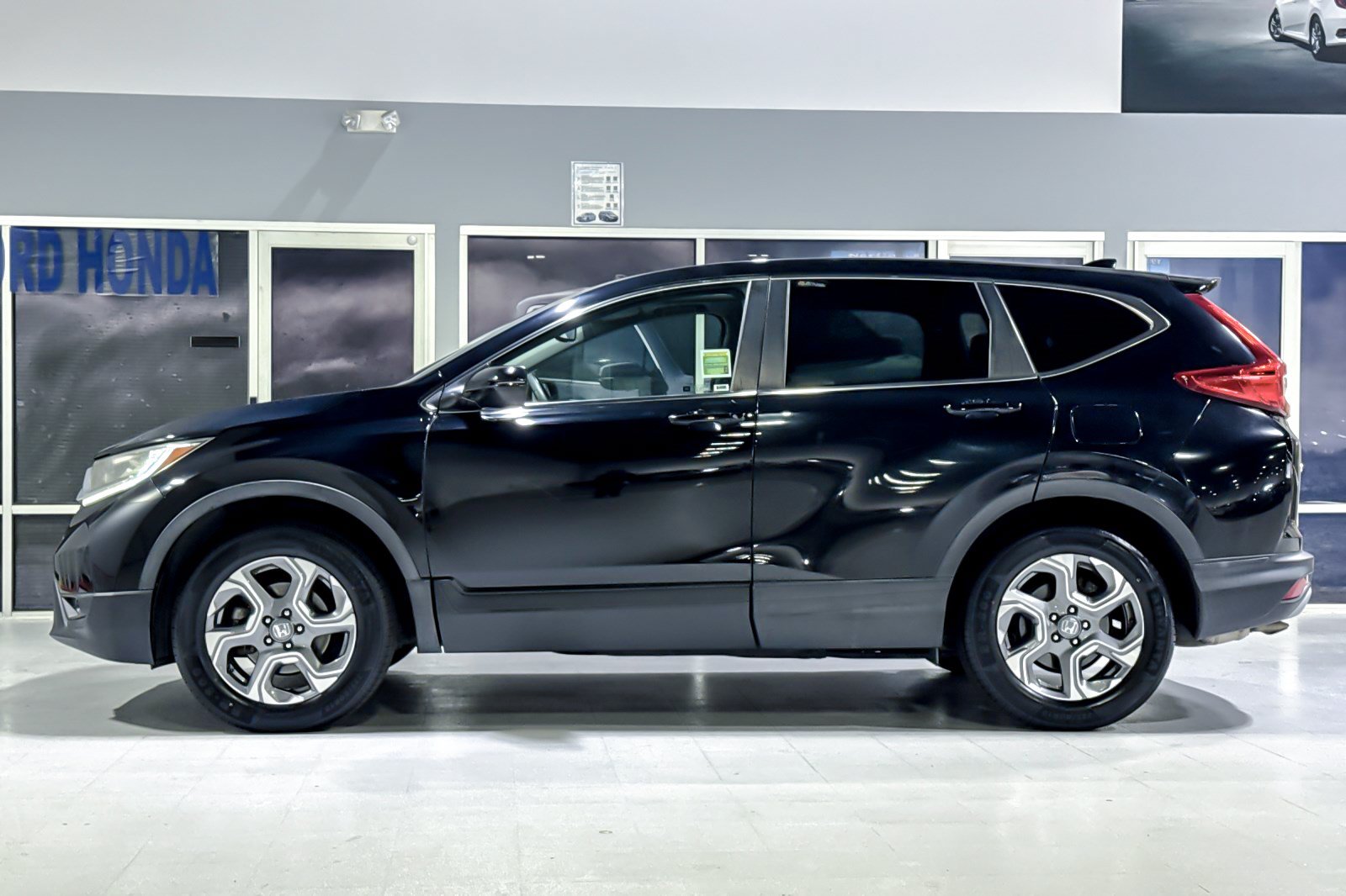 Used 2017 Honda CR-V EX-L image 2