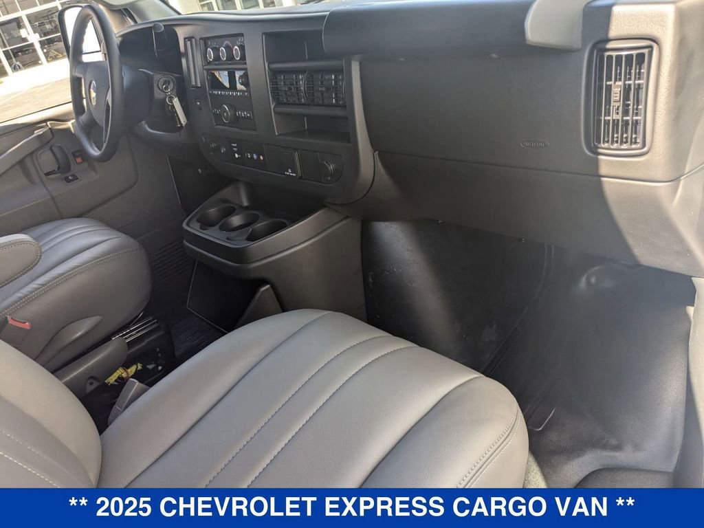 Used 2025 Chevrolet Express 3500 Extended image 36