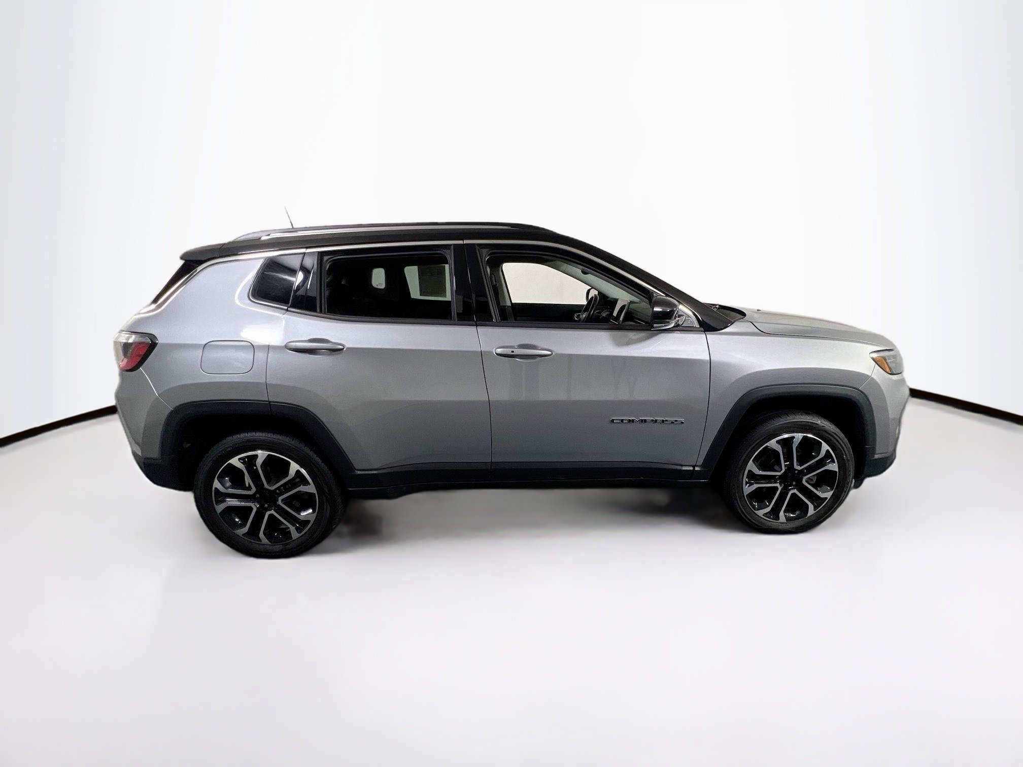 Used 2022 Jeep Compass Limited AWD/4WD image 4