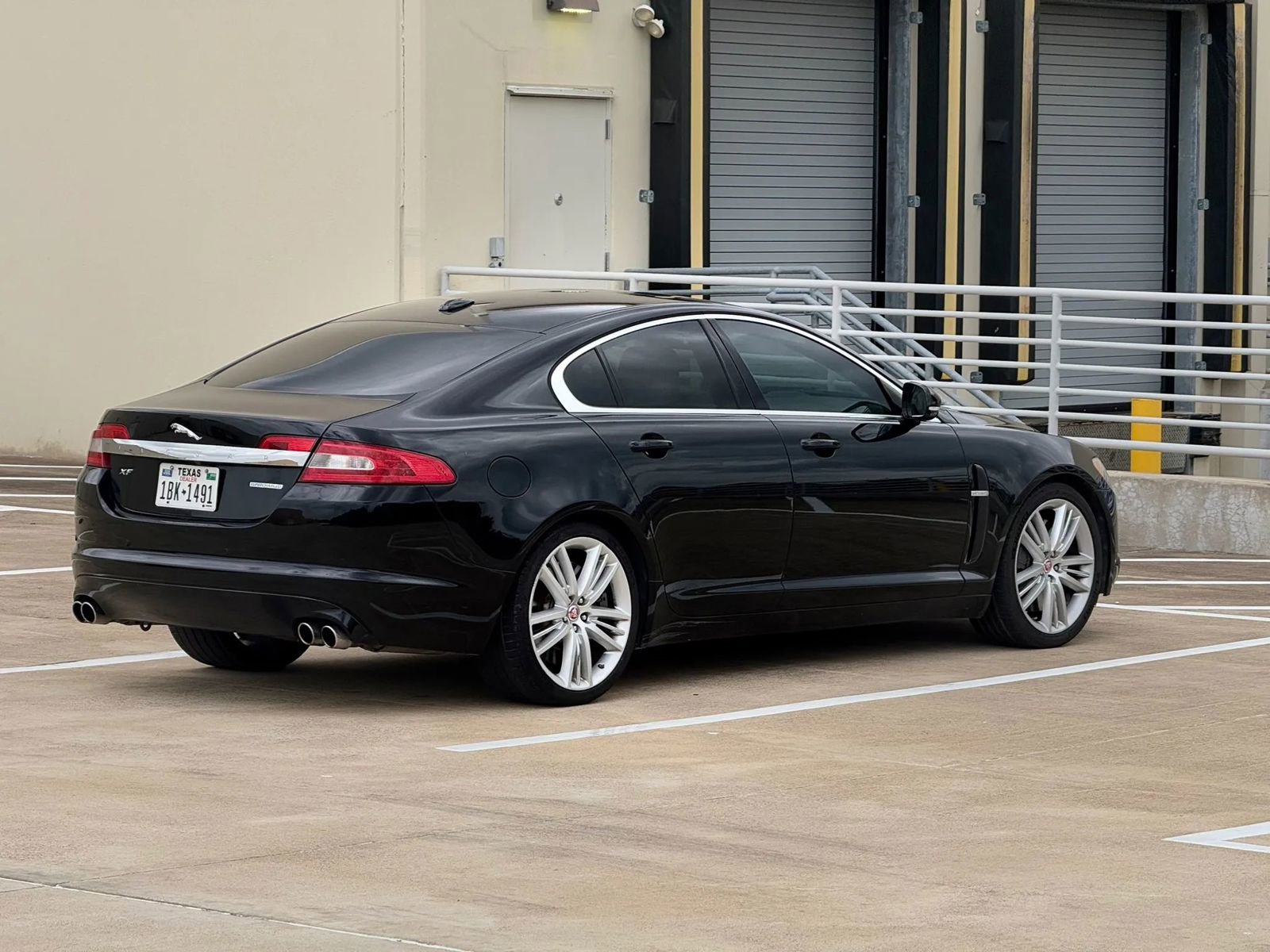 Used 2011 Jaguar XF Supercharged RWD image 7