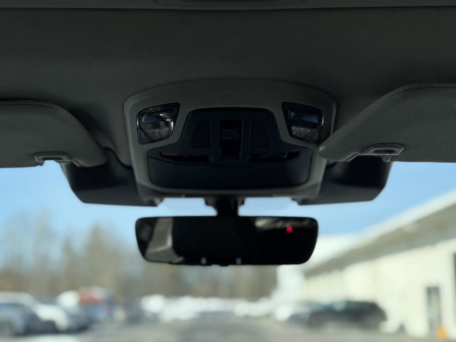 Used 2024 Subaru Outback Premium image 25