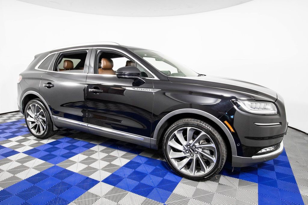 Used 2022 Lincoln Nautilus Reserve w/ Equipment Group 202A image 3