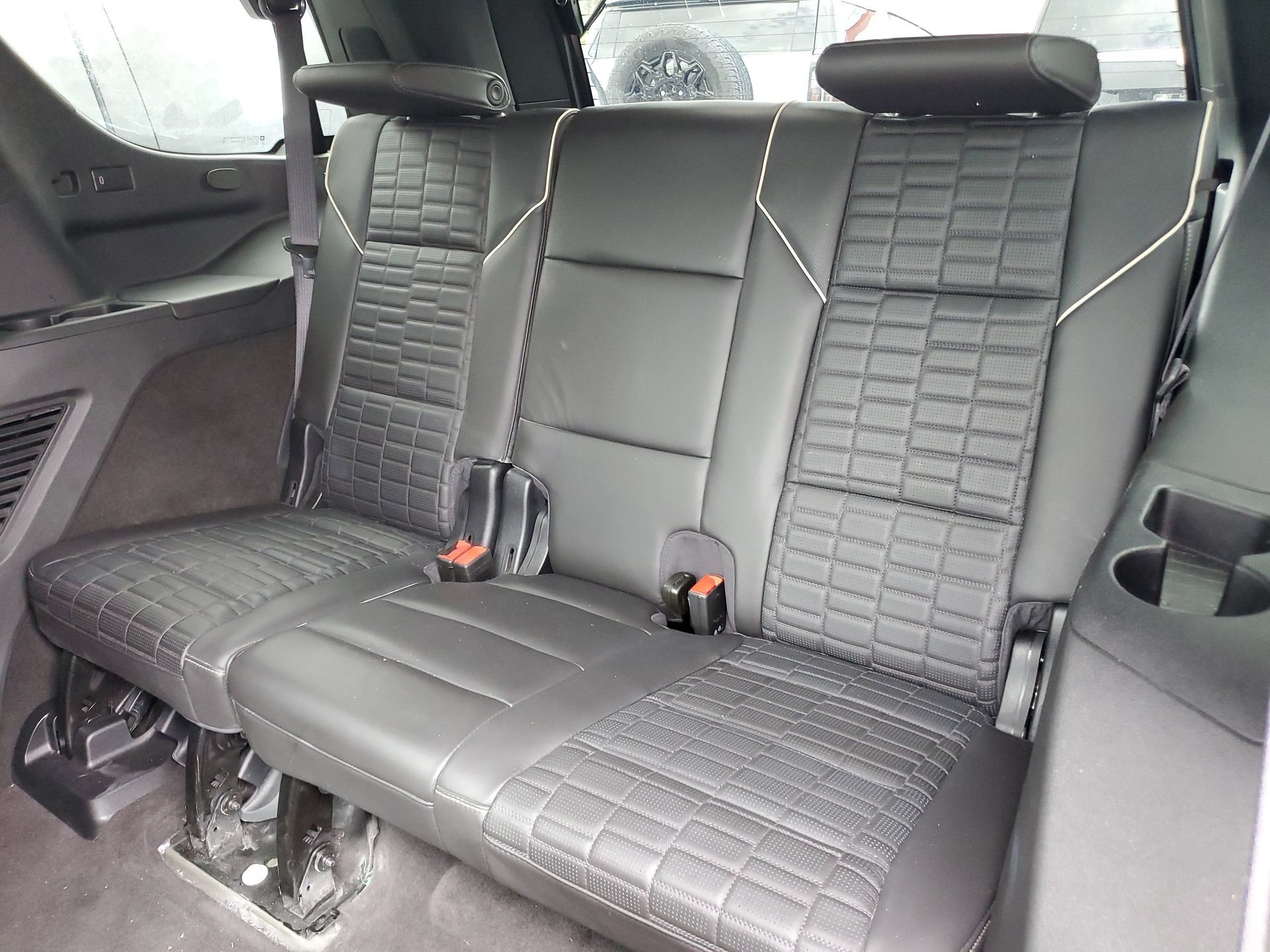 Used 2024 Cadillac Escalade Premium Luxury Platinum AWD/4WD image 13