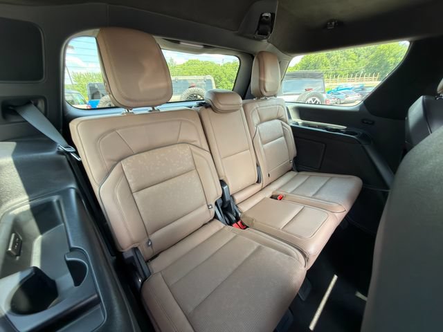 Used 2025 Lincoln Navigator Black Label AWD/4WD image 12