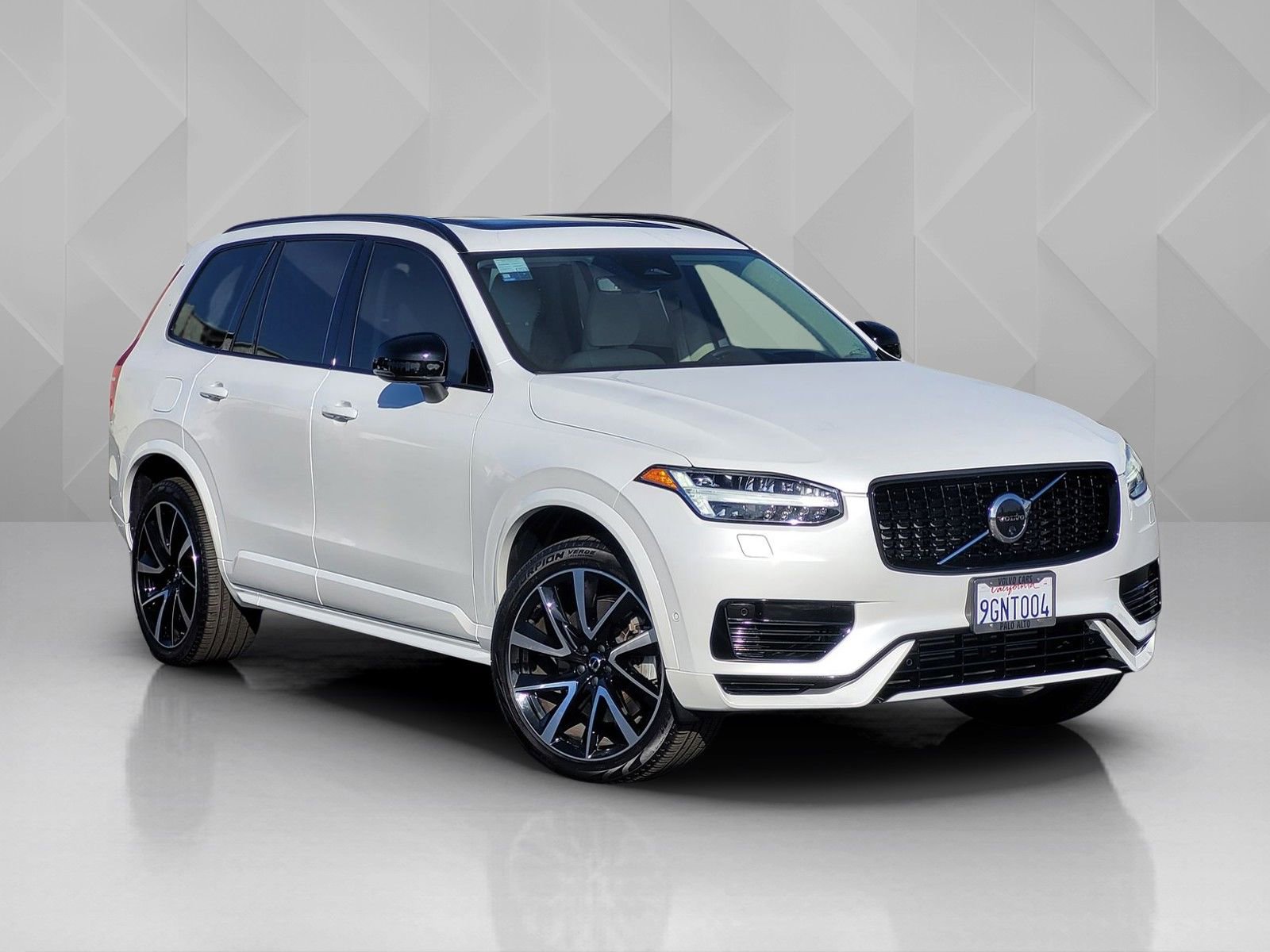 Certified 2023 Volvo XC90 T8 Ultimate w/ Lounge Package AWD/4WD image 8