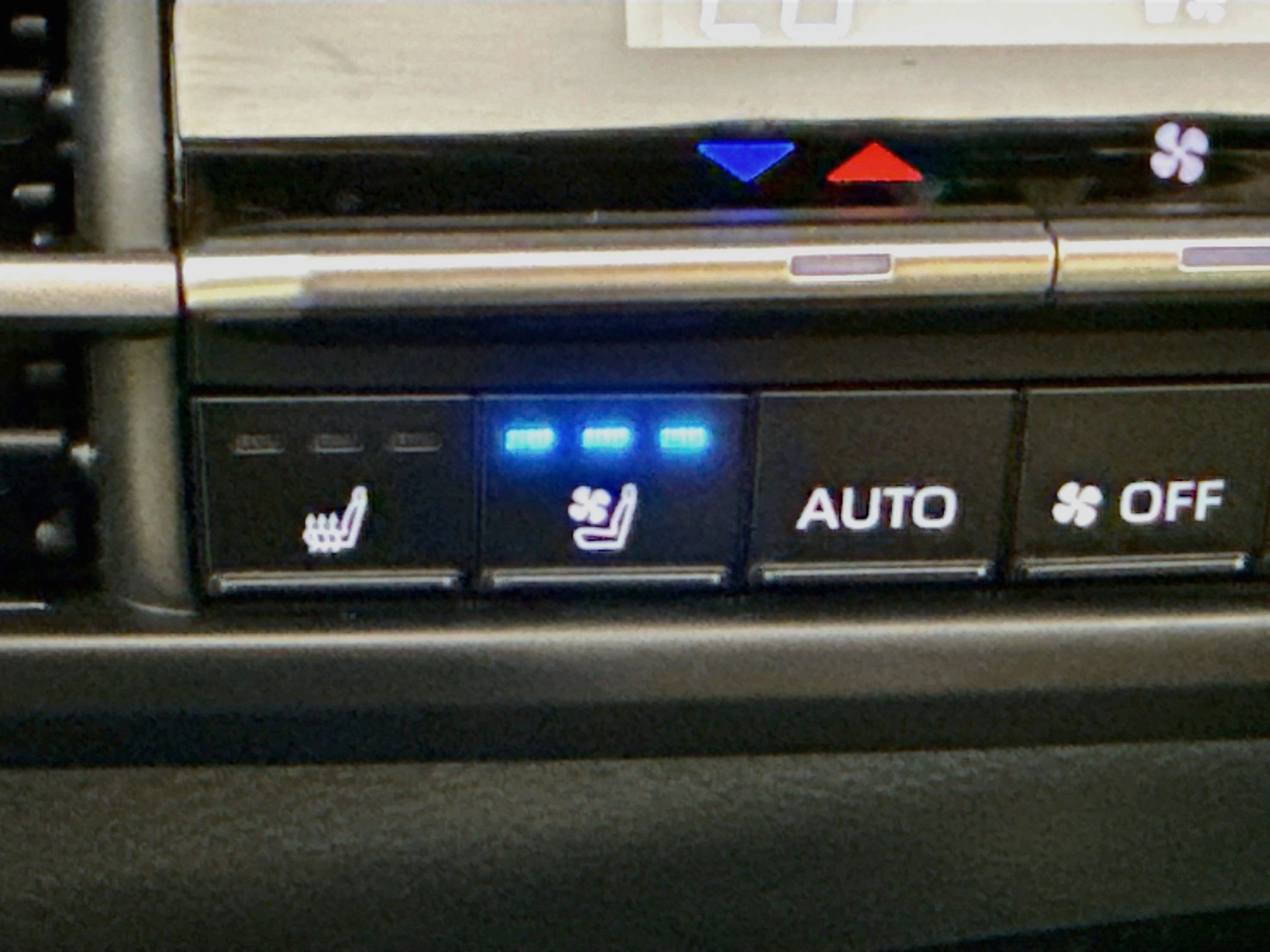 Certified 2025 Toyota Sienna XSE w/ XSE Premium Package AWD/4WD image 22