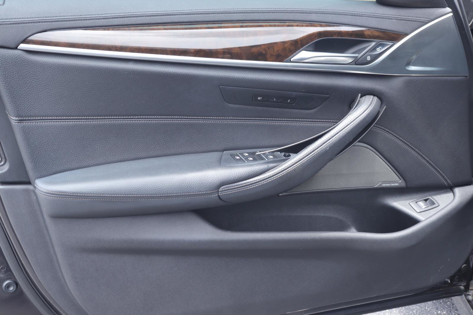 Used 2020 BMW 540i w/ M Sport Package RWD image 9