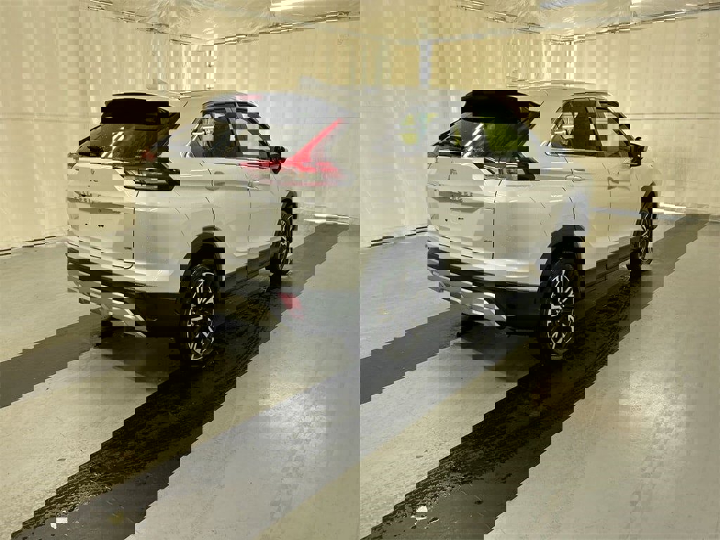 New 2026 Mitsubishi Eclipse Cross SE image 2