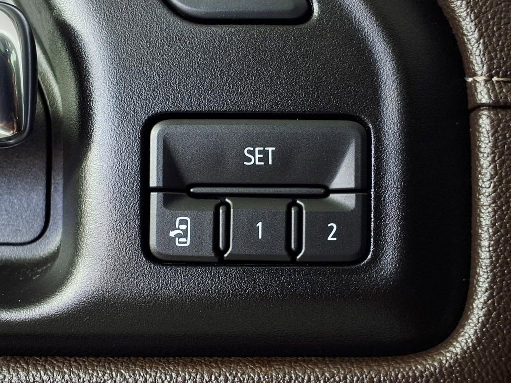 Used 2020 GMC Sierra 1500 SLT image 16