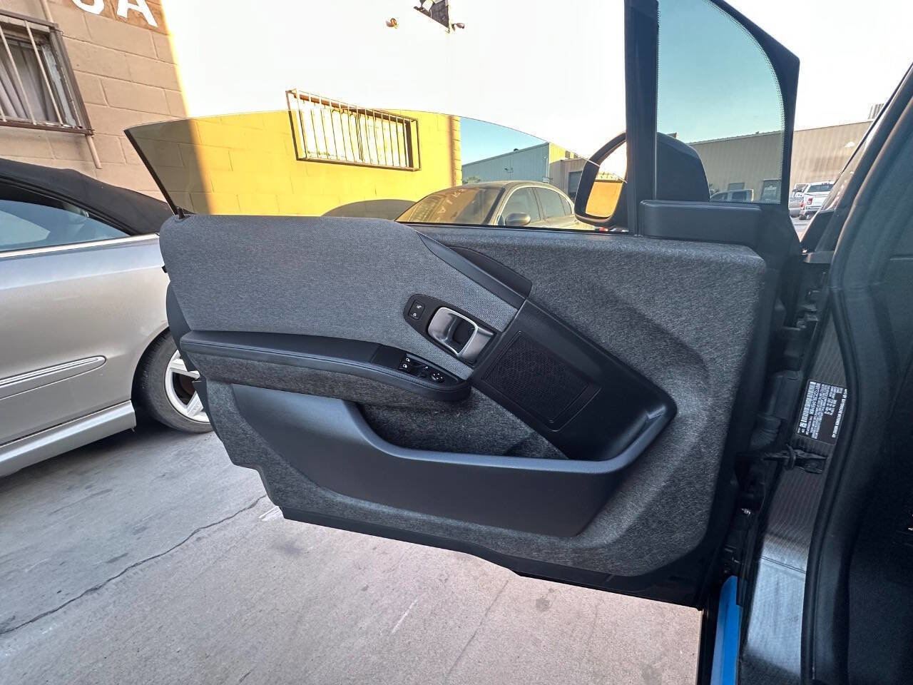 Used 2018 BMW i3 Base 4dr Hatchback RWD image 23