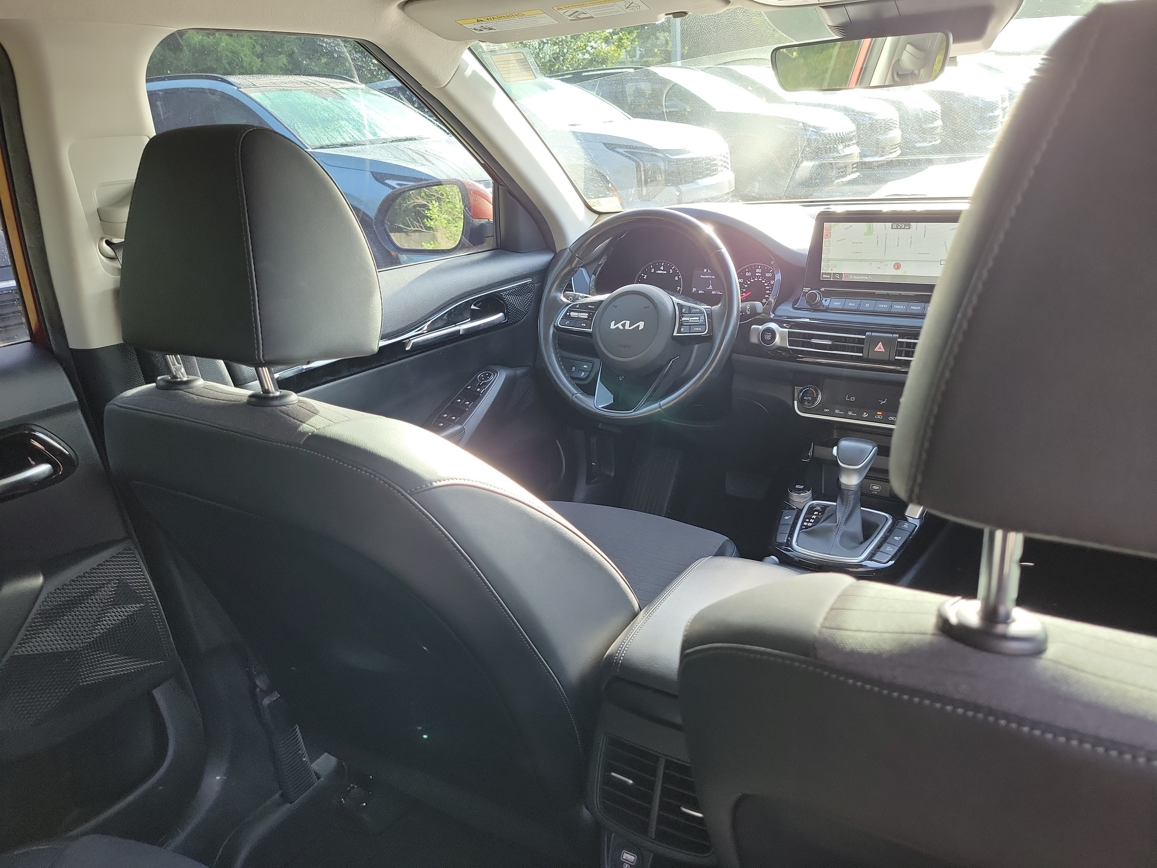 Used 2023 Kia Seltos S w/ Navigation Package AWD/4WD image 13