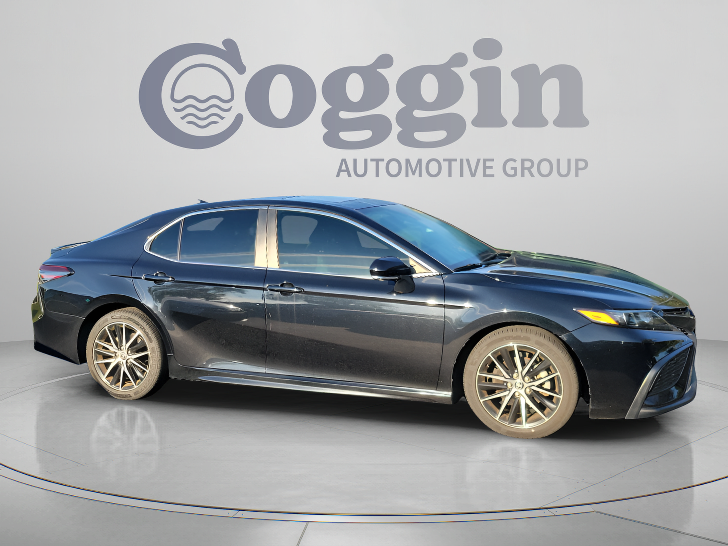 Used 2022 Toyota Camry SE w/ Audio Upgrade Package FWD image 5
