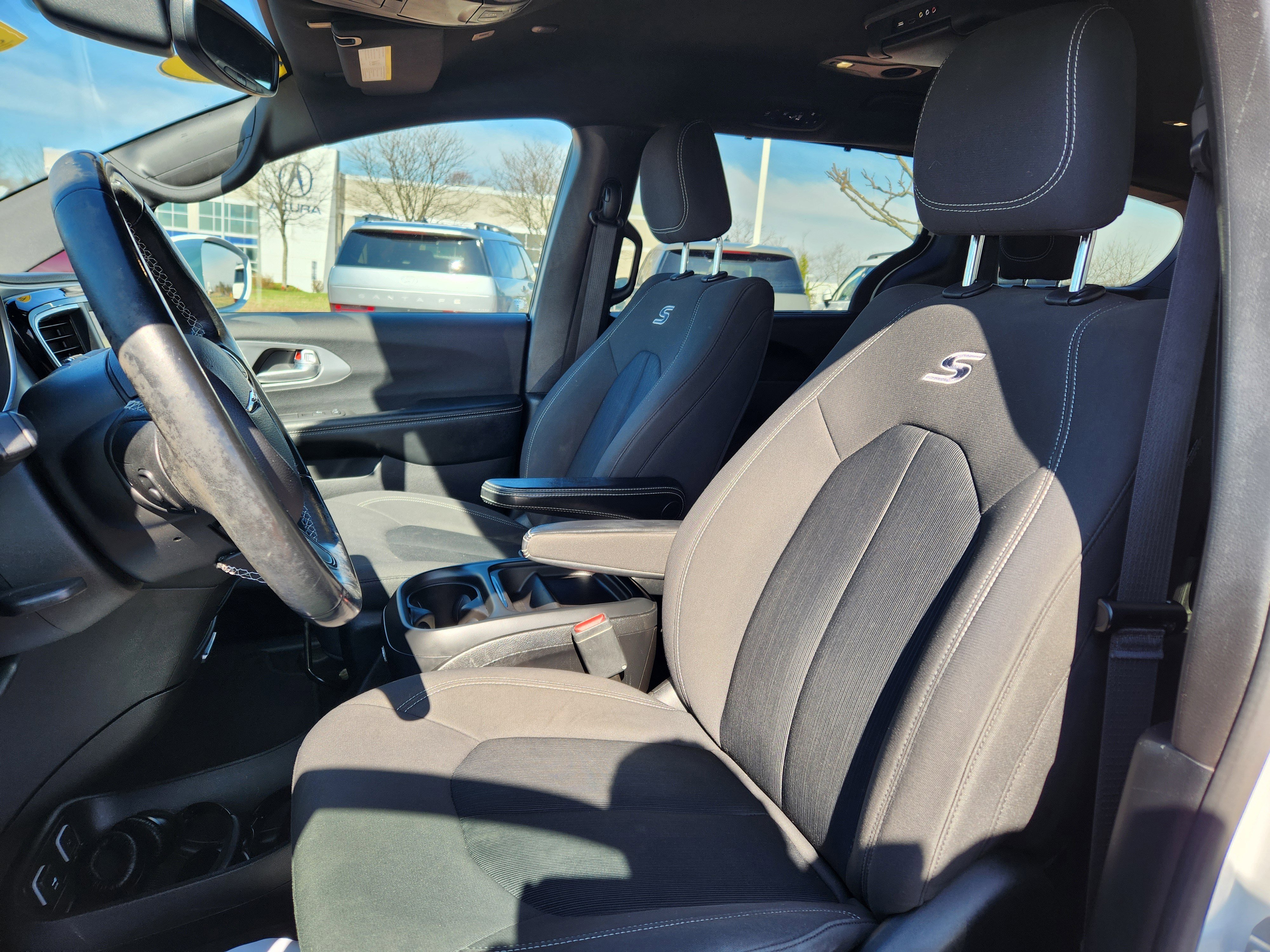 Used 2019 Chrysler Pacifica Touring Plus w/ S Appearance Package image 10