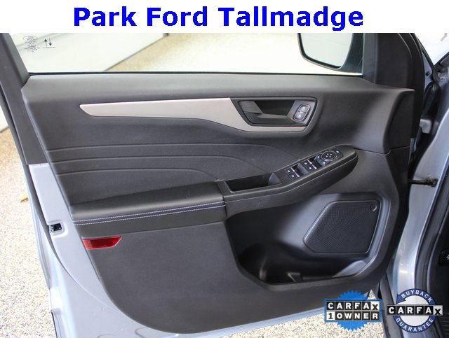 Used 2022 Ford Escape SE image 11
