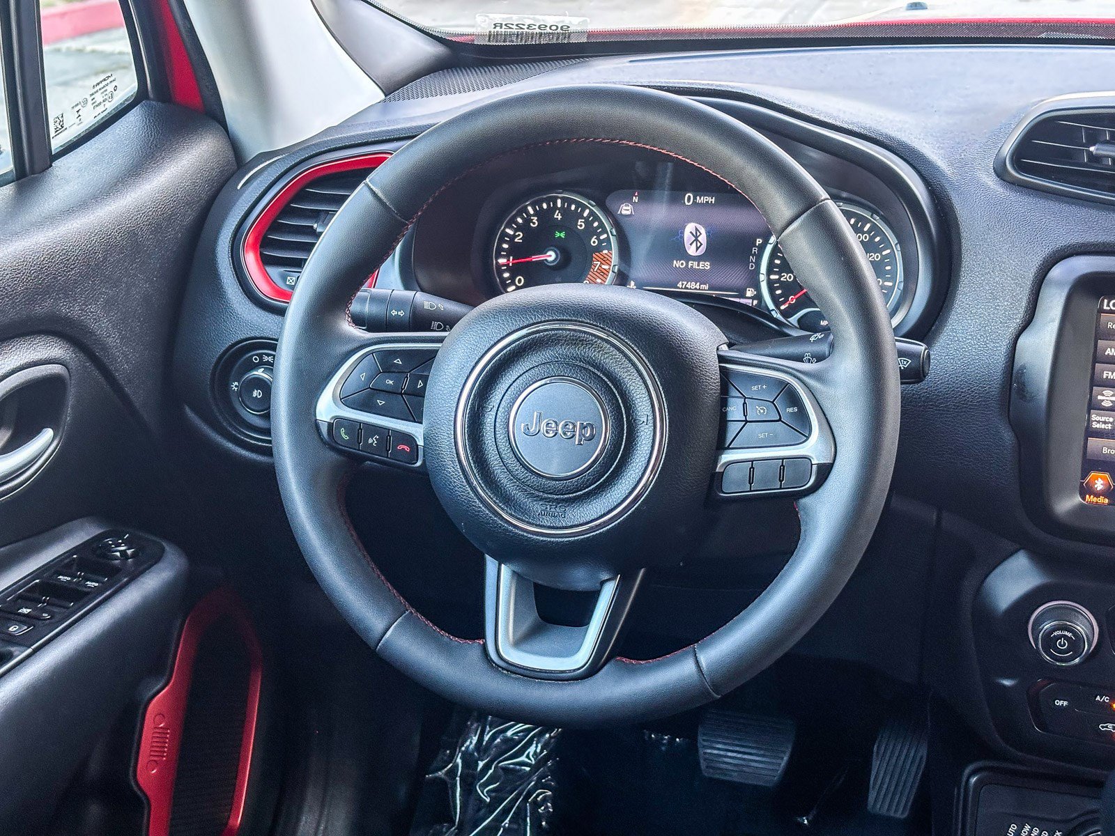 Used 2023 Jeep Renegade Trailhawk AWD/4WD image 19