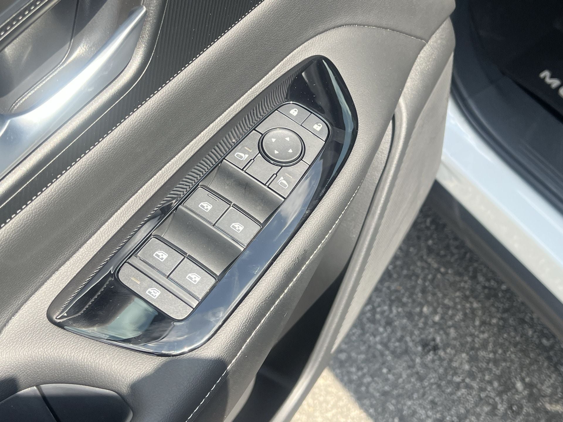 New 2026 Nissan Murano SV AWD/4WD image 15