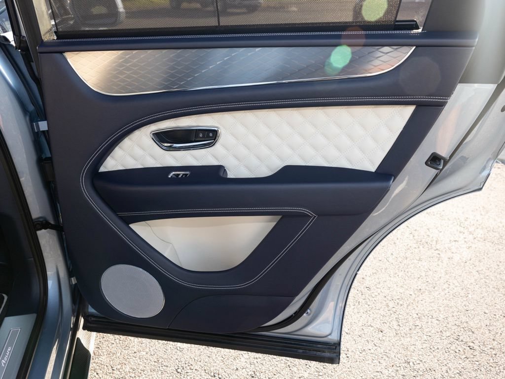 Used 2023 Bentley Bentayga AWD/4WD image 69