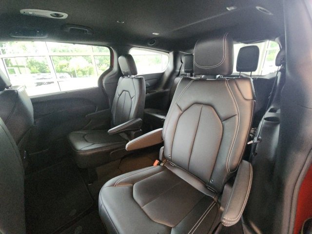 New 2026 Chrysler Pacifica Select image 23