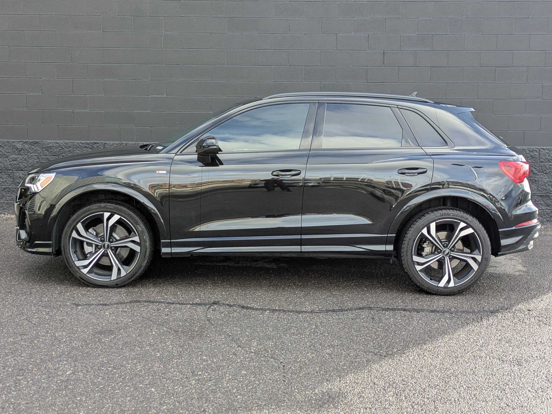 Used 2023 Audi Q3 2.0T Premium Plus w/ Premium Plus Package image 8