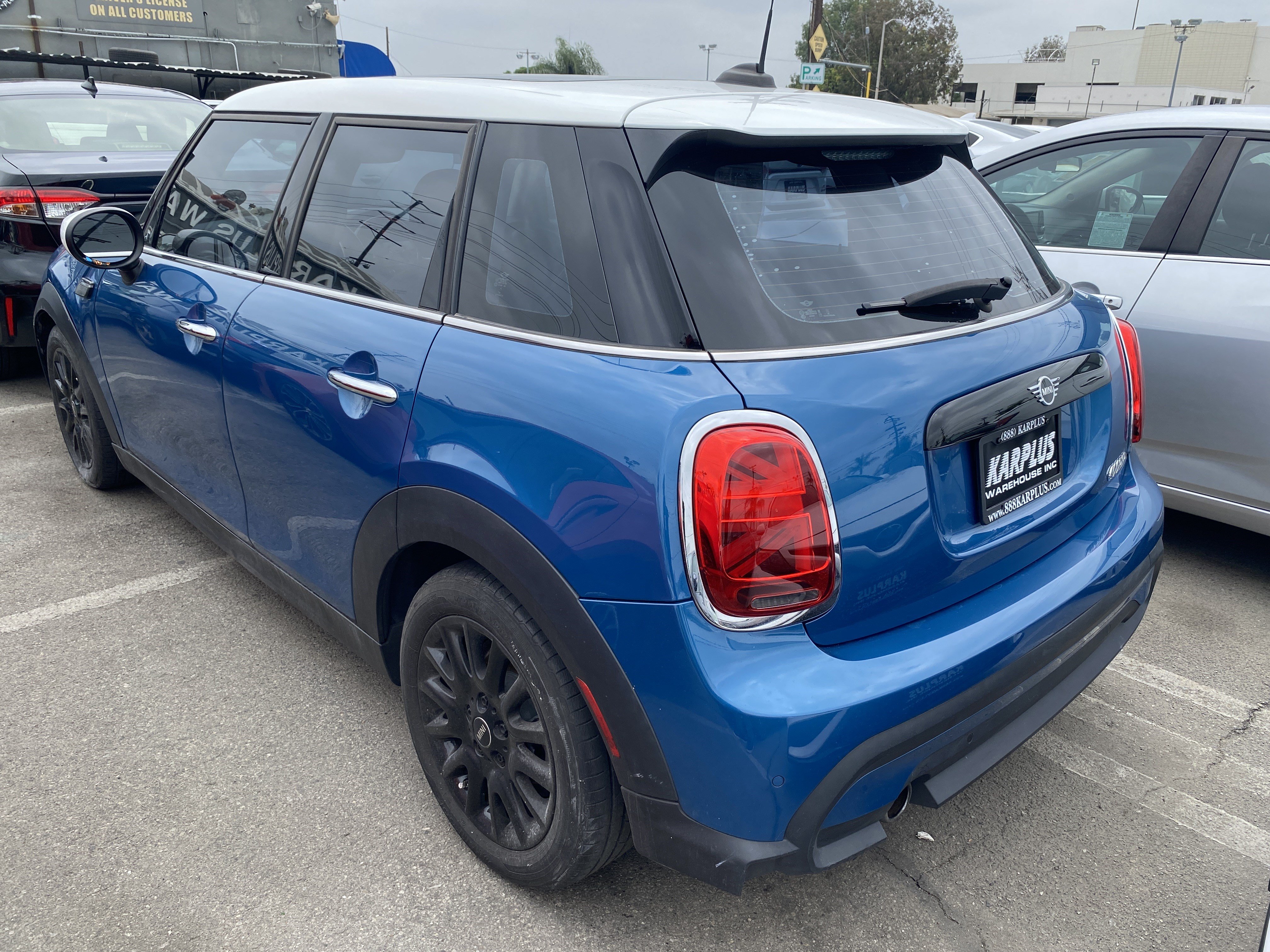 Used 2024 MINI Cooper 4-Door Hardtop FWD image 11