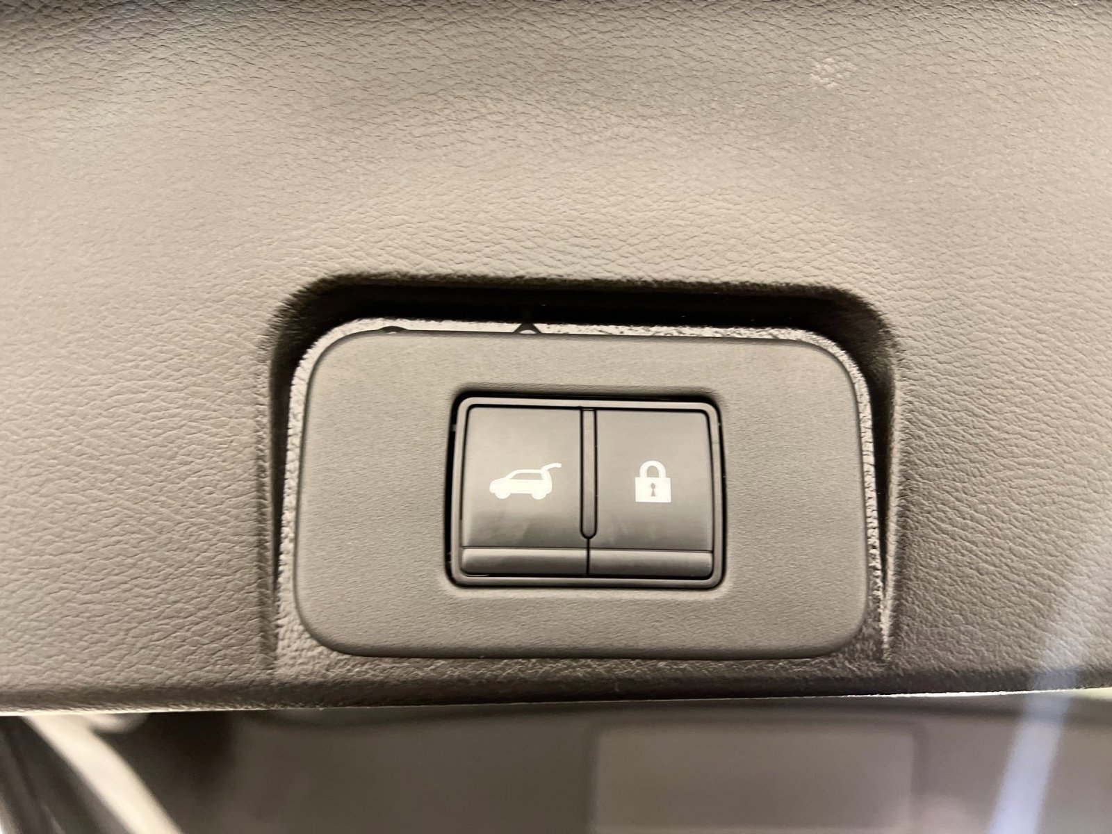 Used 2023 Nissan Rogue SL image 27