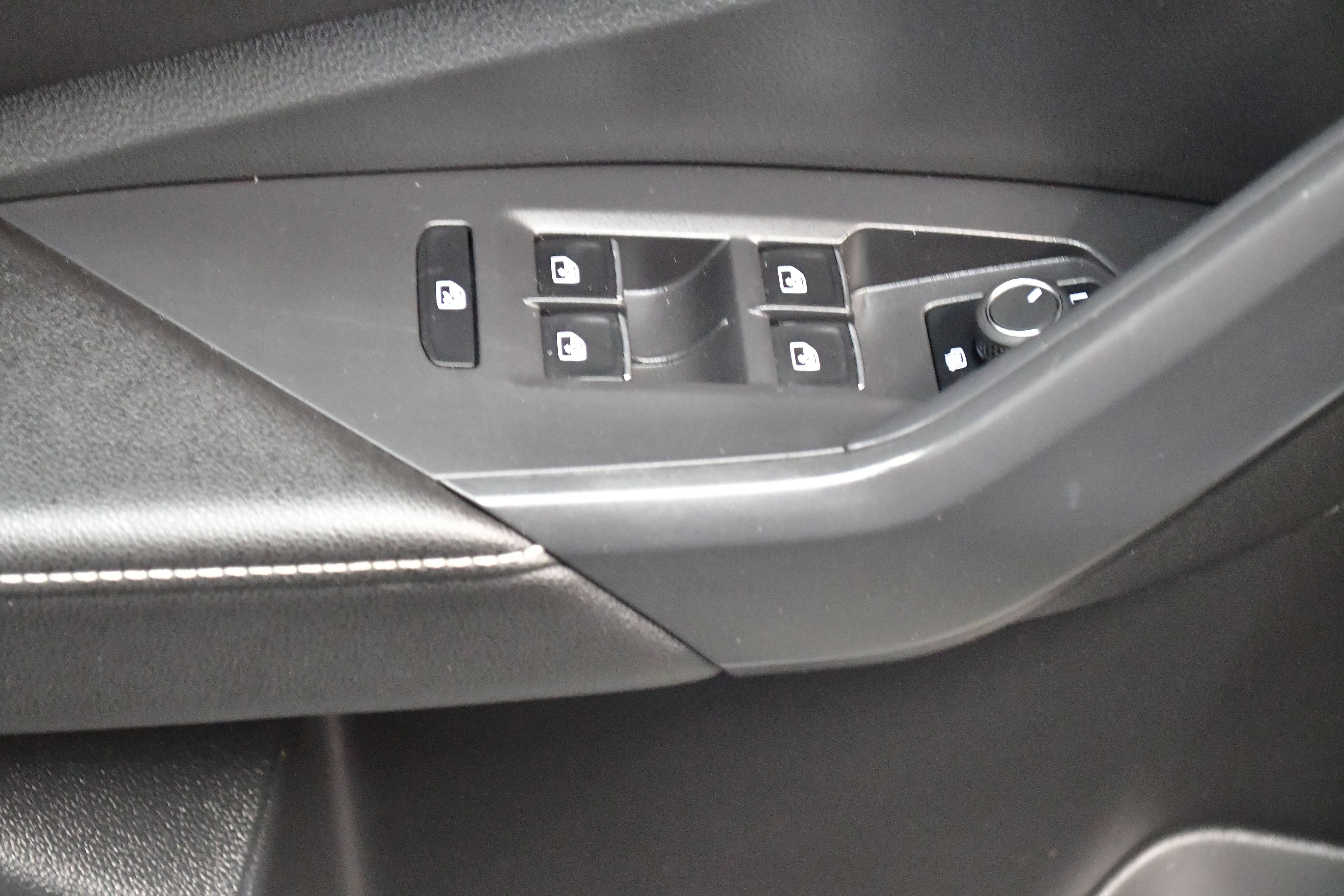 Used 2025 Volkswagen Jetta Sport FWD image 16