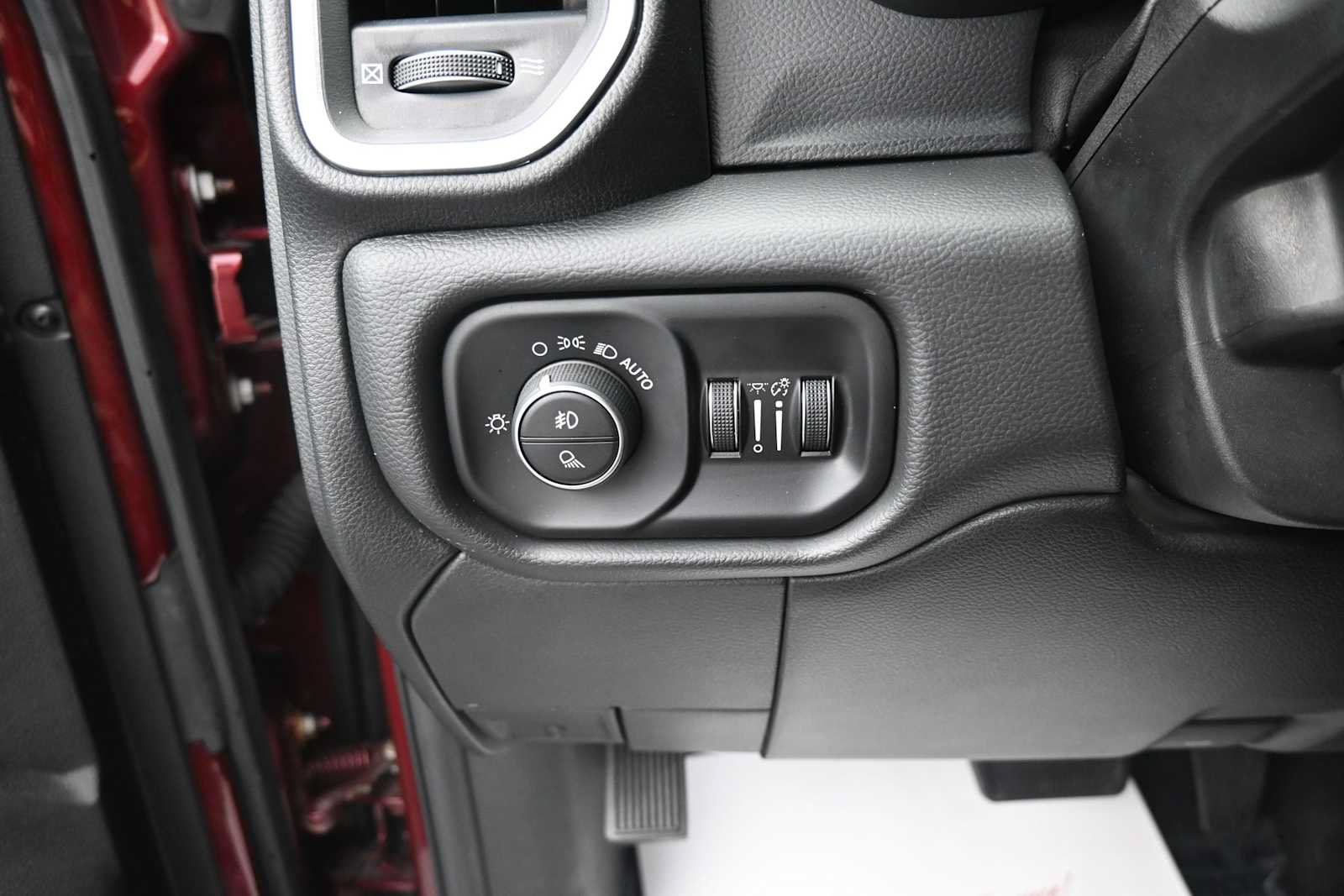 Used 2020 RAM 2500 Laramie AWD/4WD image 9
