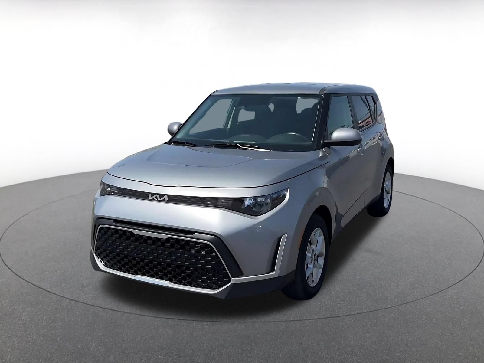 Used 2025 Kia Soul LX w/ LX Technology Package FWD image 5