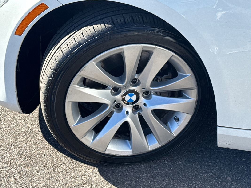 Used 2013 BMW 328i Convertible image 30