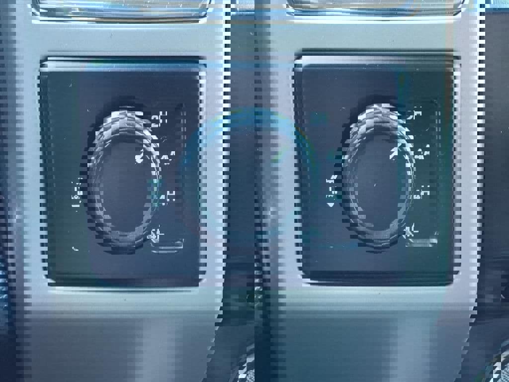 Used 2015 Ford F150 Lariat w/ Equipment Group 502A Luxury image 29